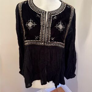 Velvet by Graham & Spencer Black and White Embroidered Top